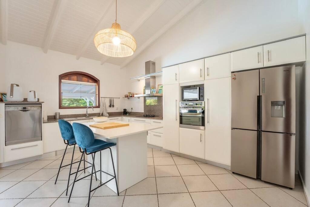 Spacieuse Villa Corossol Avec Piscine Et Jeux Exterieurs Le Gosier  Luaran gambar