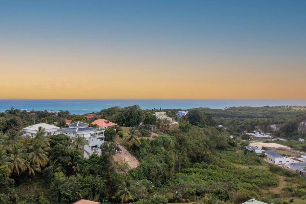 Spacieuse Villa Corossol Avec Piscine Et Jeux Exterieurs Le Gosier  Luaran gambar