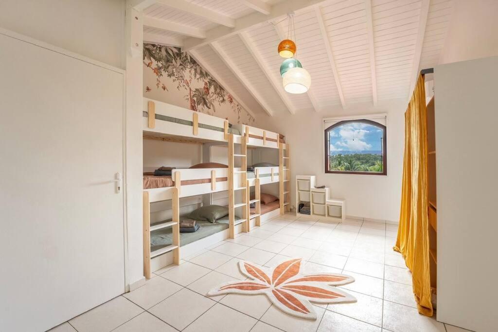 Spacieuse Villa Corossol Avec Piscine Et Jeux Exterieurs Le Gosier  Luaran gambar